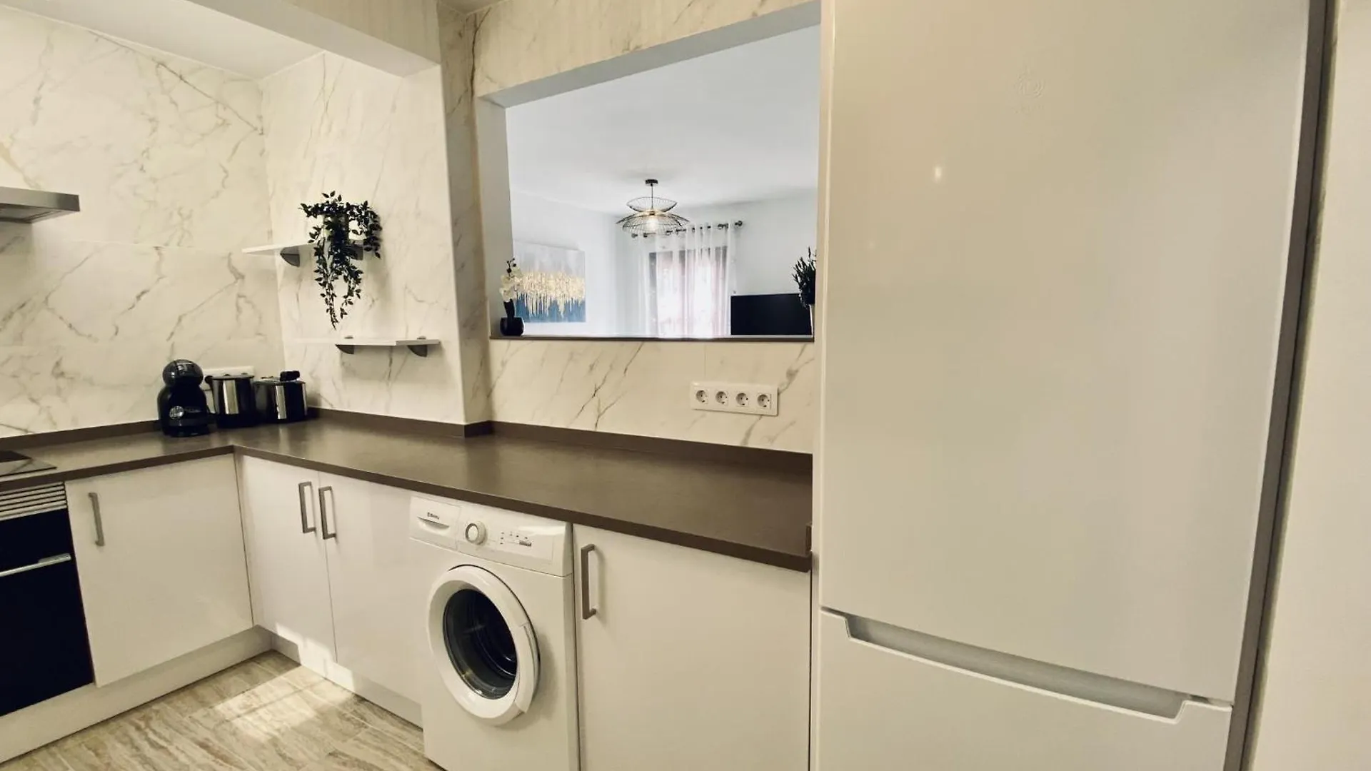 South Corner Holiday Home Адехе