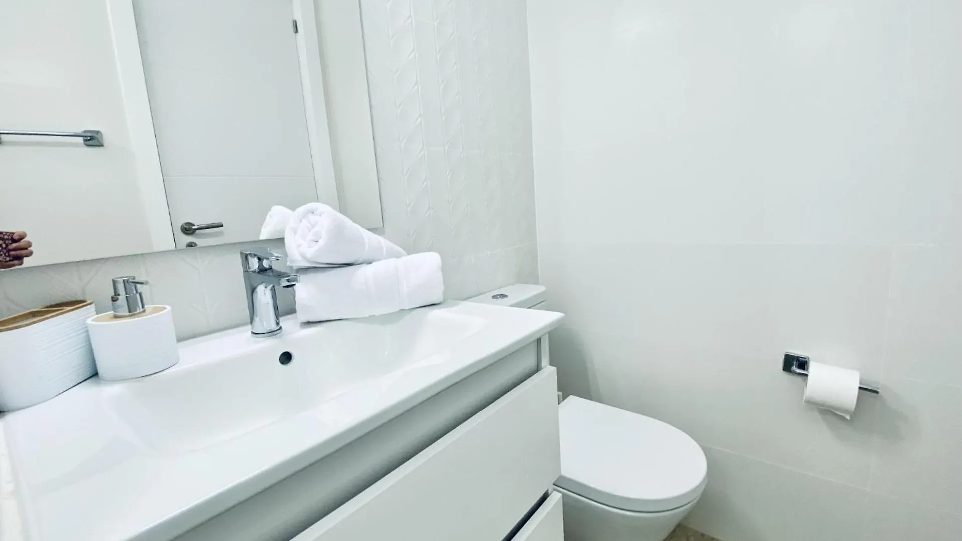 South Corner Holiday Home Адехе