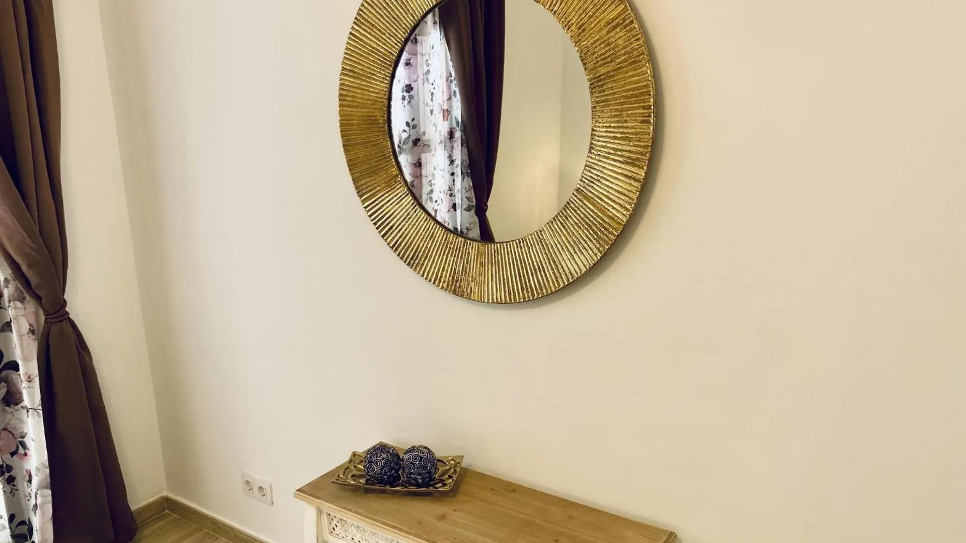 South Corner Holiday Home Адехе